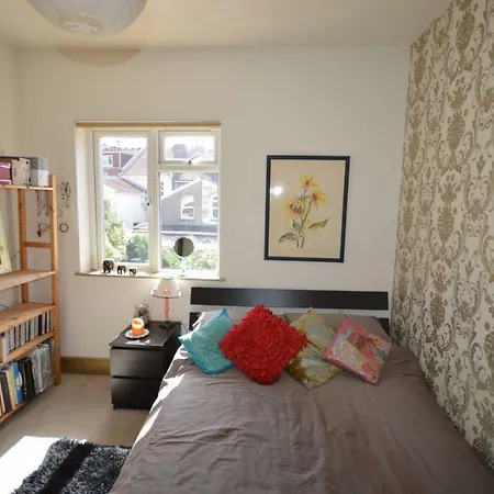 2 Double Bedroom * Bristol