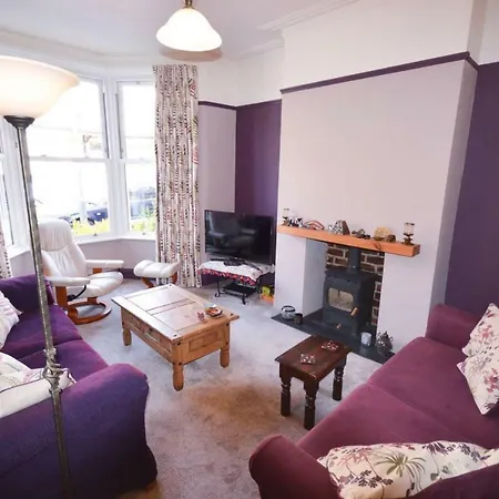 2 Double Bedroom *