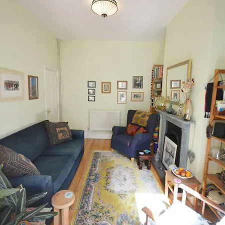 2 Double Bedroom *